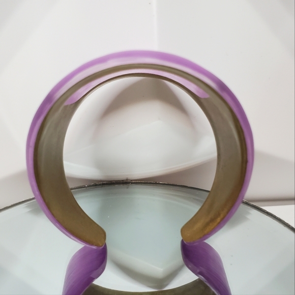ALEXIS BITTAR Vintage & Rare Lavender Lucite Carved Cuff Bracelet - Picture 4 of 5